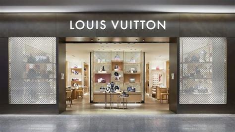 louis vuitton duty free heathrow prices|Louis Vuitton airport.